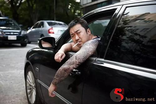 梦见陌生人打架