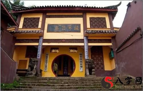 梦见发大水了在逃跑